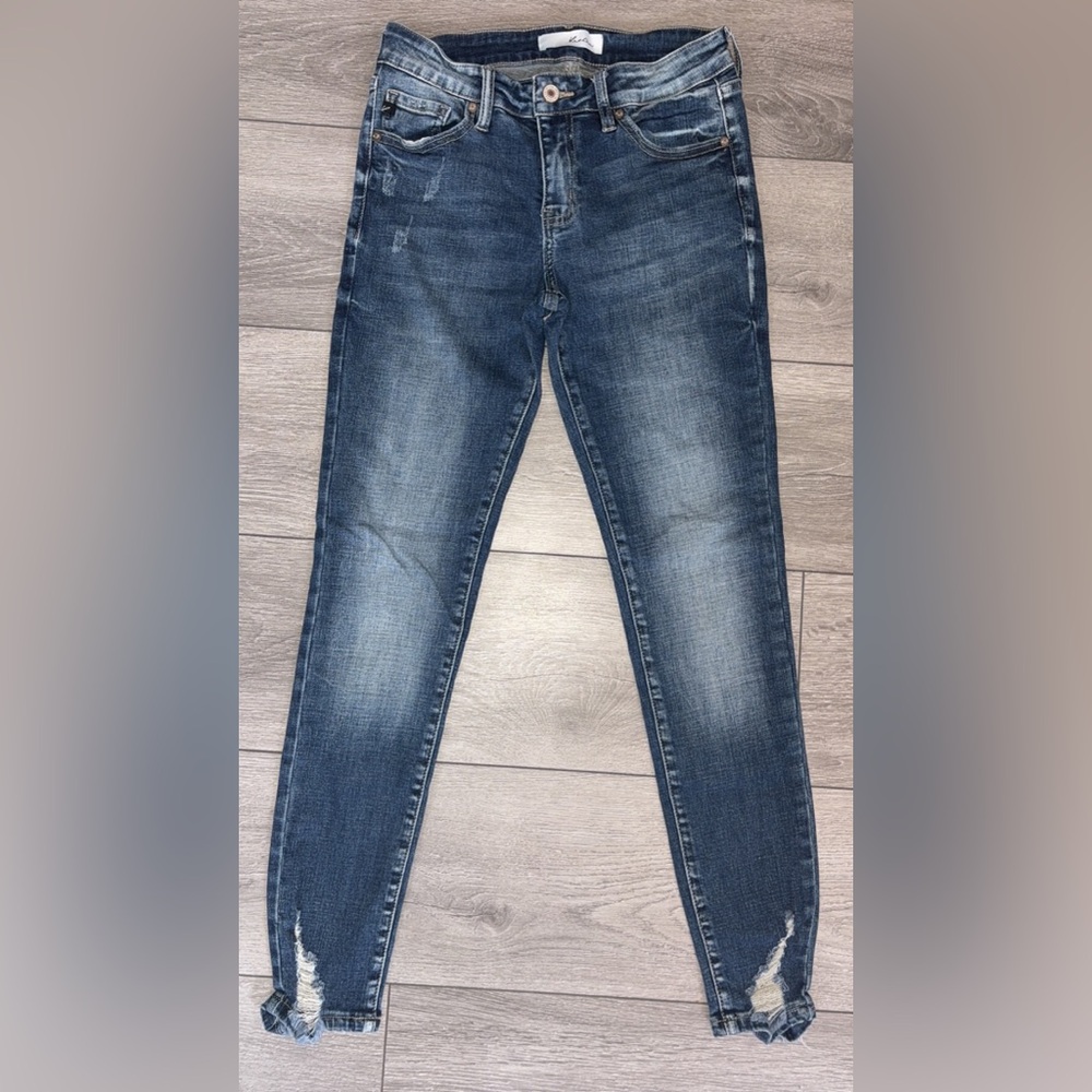 Kancan Women’s Jeans Size 27 Medium Wash Distressed Bottom Inseam 28 EUC